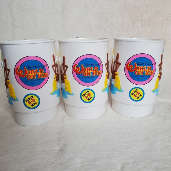 Vintage Disney-on-Ice Souvenir Mugs. Set of 3. - Picture 6 of 9